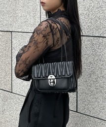 LVEU. | 【LVEU.】スクエアチェーンミニバッグ / バッグ BAG 鞄 ショルダー ミニ チェーン スクエア 横長 合皮 合成皮革 ブラック(ショルダーバッグ)