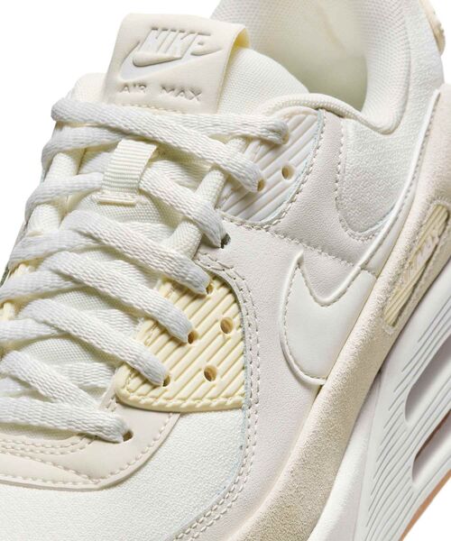 NIKE(ナイキ)の「ナイキ エア マックス 90 LV8 ウィメンズシューズ / Nike Air Max 90 LV8 Women's Shoes FD4328-100 Sail(スニーカー・レディース・アイボリー・23/24/25/26/27/28/22/29/28.5/25.5/26.5/27.5/22.5/24.5/23.5)」の13枚目の写真