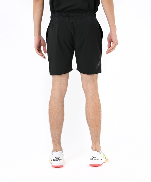 NEW BALANCE（ニューバランス）の「Black Out ストレッチウーブンショーツ（その他パンツ・メンズ・ベージュ/ブラック・LARGE/MEDIUM/SMALL）」の4枚目の写真