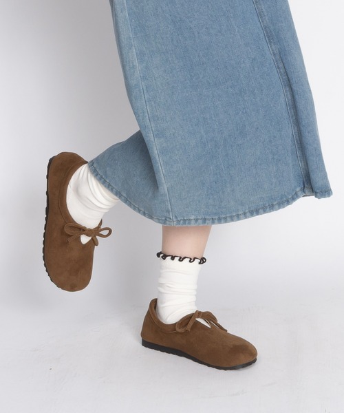 SVEC（シュベック）の「リボンポイント スリッポンシューズ（スリッポン・レディース・ベージュ系その他/ブラウン系その他・35/40/39/38/37/36）」の2枚目の写真