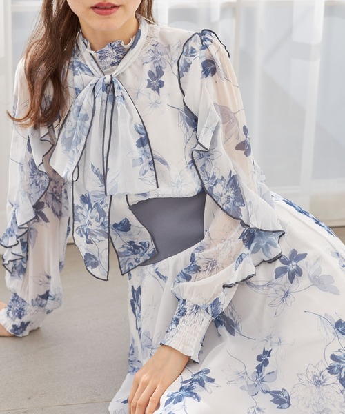 ２ＷＡＹボウタイリボン付きウエストリブ切り替えラッフルスリーブフラワープリントワンピース（ワンピース）｜tocco closet（トッコ クローゼット） 5,517円