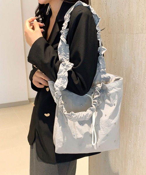 SHEPP(シープ)の「【大容量・A4サイズ対応可◎】キラキラギャザー巾着トートバッグ(トートバッグ・レディース・イエロー/グレー/ピンク/ブラック・F)」の6枚目の写真