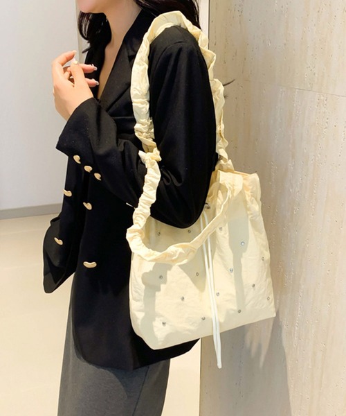 SHEPP(シープ)の「【大容量・A4サイズ対応可◎】キラキラギャザー巾着トートバッグ(トートバッグ・レディース・イエロー/グレー/ピンク/ブラック・F)」の9枚目の写真