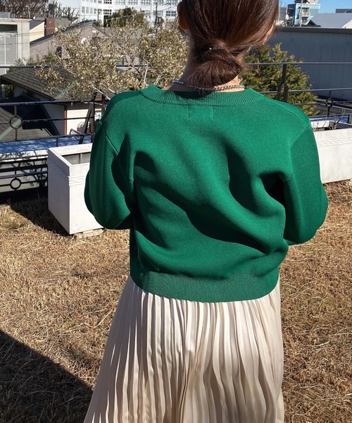 AS KNOW AS plus（アズノゥアズプラス）の「●パールボタン クルーネックカーディガン（カーディガン/ボレロ・レディース・ブラック/オフホワイト/グリーン/ホワイト×ブラック・FREE）」の8枚目の写真