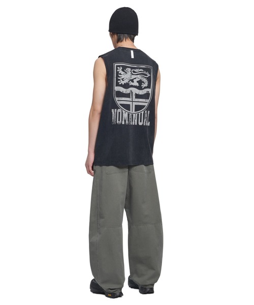 NOMANUAL（NOMANUAL）の「A'GEM/9 × .kom 『NOMANUAL/ノーマニュアル』 EMBLEM WASHED SLEEVELESS TEE/エンブレム ウォッシュドスリーブレス（Tシャツ/カットソー・メンズ・グレー/ブラック・M）」の8枚目の写真