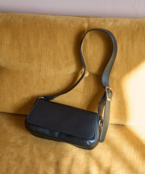 FREAK'S STORE（フリークスストア）の「横長ショルダーバッグ（ハンドバッグ・レディース・シルバー/ブラック・ONE SIZE）」の2枚目の写真