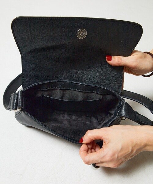 FREAK'S STORE（フリークスストア）の「横長ショルダーバッグ（ハンドバッグ・レディース・シルバー/ブラック・ONE SIZE）」の10枚目の写真