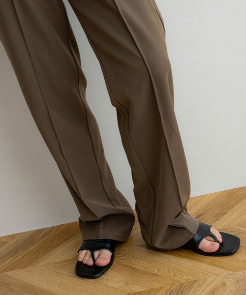NOAHL(ノアル)の「【NOAHL】センターシームストレートスリムパンツ(スラックス・レディース・イエロー系/ブラウン/グレイッシュベージュ・M/L)」の15枚目の写真