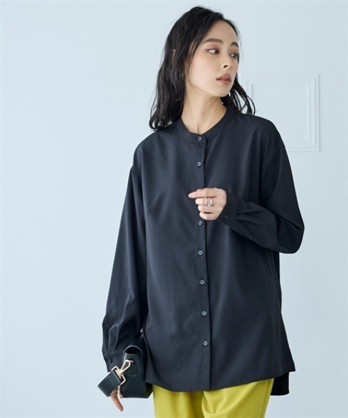 nissen(ニッセン)の「さらとろバンドカラーロングシャツ(防しわ・吸汗速乾)<大きいサイズ有>(シャツ/ブラウス・レディース・グレイッシュベージュ/セージグリーン/ブラック/オフホワイト・LL/S/M/L/3L)」の9枚目の写真