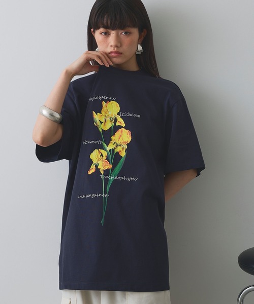 ELLEgirl（エルガール）の「アイリスプリントチュニックTシャツ【ELLEgirl/エルガール】（Tシャツ/カットソー・レディース・ブラック/ネイビー/オフホワイト・FREE）」の3枚目の写真
