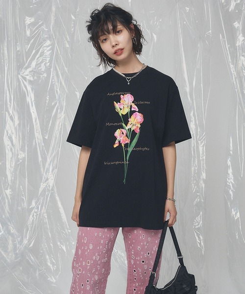 ELLEgirl（エルガール）の「アイリスプリントチュニックTシャツ【ELLEgirl/エルガール】（Tシャツ/カットソー・レディース・ブラック/ネイビー/オフホワイト・FREE）」の4枚目の写真