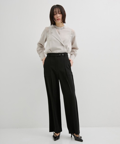 UNITED TOKYO（ユナイテッドトウキョウ）の「バックサテンベイカーパンツ｜ウォッシャブル/オフィスカジュアル/オケージョン/防シワ（その他パンツ・レディース・ベージュ/ブラック・1/2）」の4枚目の写真