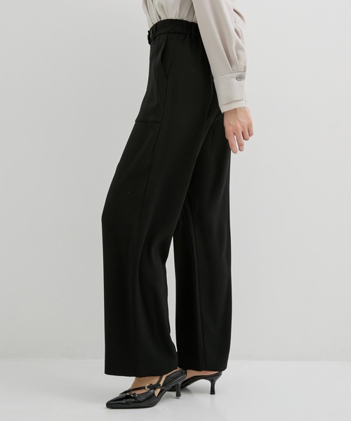 UNITED TOKYO（ユナイテッドトウキョウ）の「バックサテンベイカーパンツ｜ウォッシャブル/オフィスカジュアル/オケージョン/防シワ（その他パンツ・レディース・ベージュ/ブラック・1/2）」の6枚目の写真