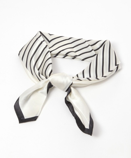 GLOBAL WORK（グローバルワーク）の「シルクプリントスカーフ/321108（バンダナ/スカーフ・レディース・ホワイト系その他3/その他1/ホワイト系その他2/ベージュ/グレー/ブルー/ベージュ系その他6/ブルー系その他/ベージュ系その他/ネイビー系9/ベージュ系その他2/オレンジ/ネイビー・ONE SIZE）」の3枚目の写真