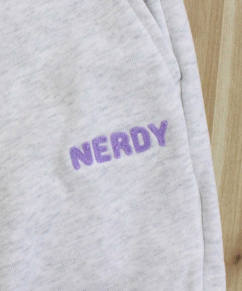 NERDY(ノルディ)の「NERDY ステッチロゴワイドスウェットパンツ STITCH LOGO WIDE SWEATPANTS(スウェットパンツ・メンズ・ホワイト/ピンク/クリーム・M/L)」の7枚目の写真