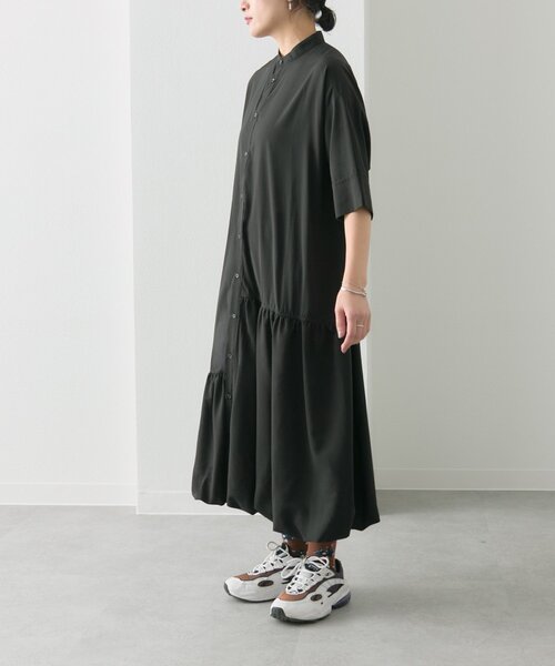 ear PAPILLONNER(イアパピヨネ)の「裾バルーン半袖シャツワンピース【SUM1 STYLE(スミスタイル)】(ワンピース・レディース・ブラック・FREE)」の2枚目の写真