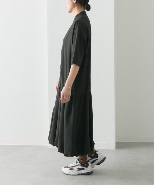 ear PAPILLONNER(イアパピヨネ)の「裾バルーン半袖シャツワンピース【SUM1 STYLE(スミスタイル)】(ワンピース・レディース・ブラック・FREE)」の3枚目の写真