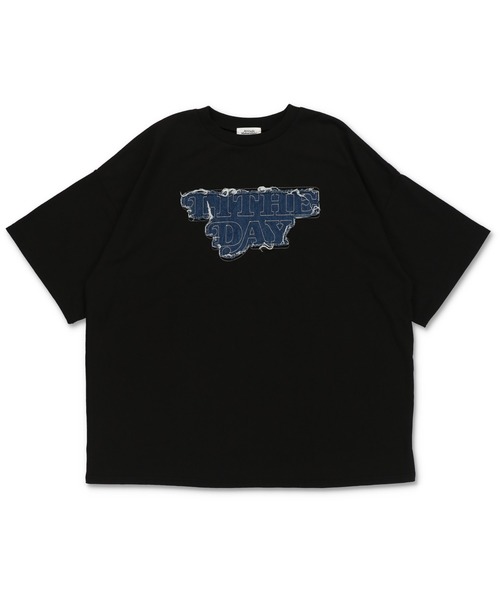 SPINNS(スピンズ)の「半袖オーバーサイズTシャツ/デニムワッペン(Tシャツ/カットソー・レディース・ブラック/オフホワイト/杢グレー/ベージュ/ピンク・ONESIZE)」の7枚目の写真