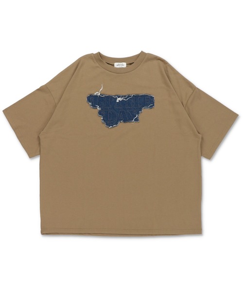 SPINNS(スピンズ)の「半袖オーバーサイズTシャツ/デニムワッペン(Tシャツ/カットソー・レディース・ブラック/オフホワイト/杢グレー/ベージュ/ピンク・ONESIZE)」の8枚目の写真