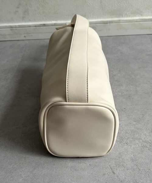 Thevon（ゼボン）の「スクエアショルダーバッグ（トートバッグ・レディース・アイボリー/ブラック/ダークブラウン・FREE）」の11枚目の写真