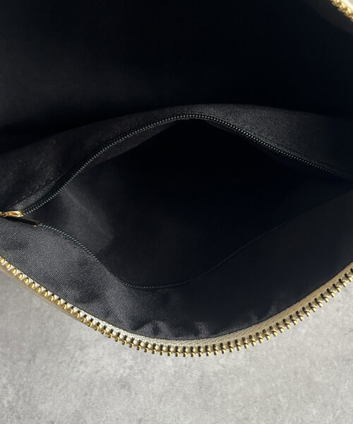 Thevon（ゼボン）の「スクエアショルダーバッグ（トートバッグ・レディース・アイボリー/ブラック/ダークブラウン・FREE）」の8枚目の写真