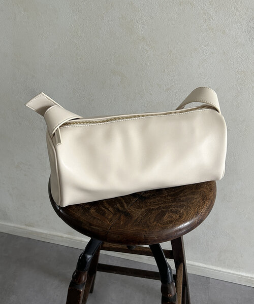 Thevon（ゼボン）の「スクエアショルダーバッグ（トートバッグ・レディース・アイボリー/ブラック/ダークブラウン・FREE）」の4枚目の写真