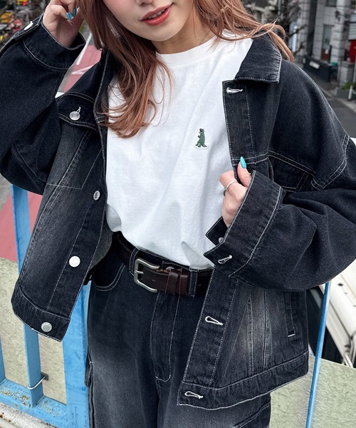 DOUBLE NAME（ダブルネーム）の「【m:rex】ミニ恐竜ワッペンBIG TEE/ユニセックス（Tシャツ/カットソー・レディース・ブラック/オフホワイト/グリーン・FREE）」の2枚目の写真