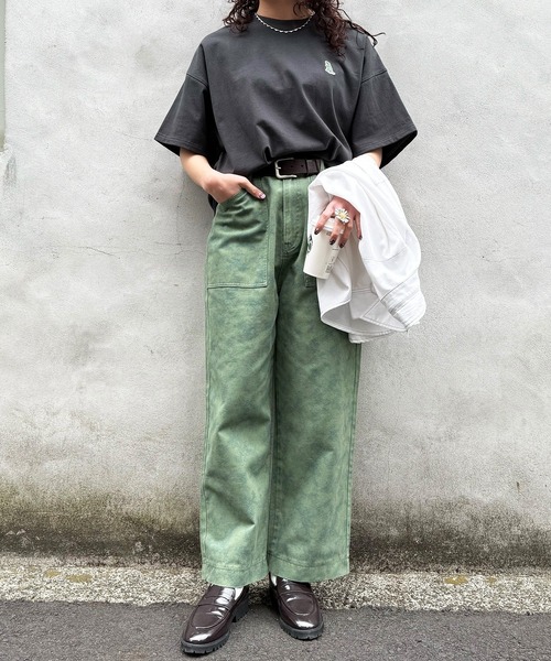 DOUBLE NAME（ダブルネーム）の「【m:rex】ミニ恐竜ワッペンBIG TEE/ユニセックス（Tシャツ/カットソー・レディース・ブラック/オフホワイト/グリーン・FREE）」の8枚目の写真
