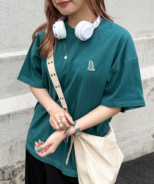 DOUBLE NAME（ダブルネーム）の「【m:rex】ミニ恐竜ワッペンBIG TEE/ユニセックス（Tシャツ/カットソー・レディース・ブラック/オフホワイト/グリーン・FREE）」の7枚目の写真