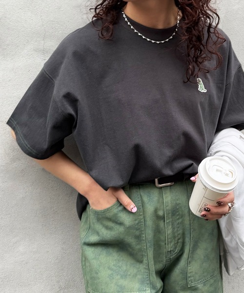 DOUBLE NAME（ダブルネーム）の「【m:rex】ミニ恐竜ワッペンBIG TEE/ユニセックス（Tシャツ/カットソー・レディース・ブラック/オフホワイト/グリーン・FREE）」の16枚目の写真