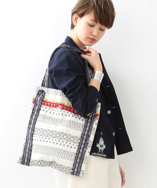 Ray BEAMS(レイビームス)の「Ctrl freak / チロリアン ワンショルダー(トートバッグ・レディース・ブラック/ピンク・ONE SIZE)」の2枚目の写真