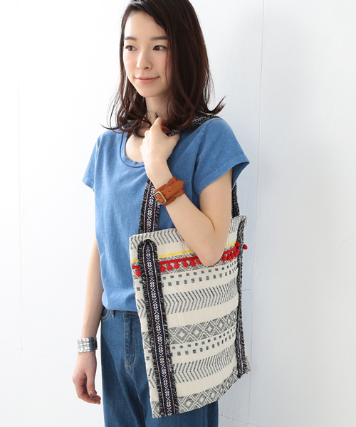 Ray BEAMS(レイビームス)の「Ctrl freak / チロリアン ワンショルダー(トートバッグ・レディース・ブラック/ピンク・ONE SIZE)」の16枚目の写真