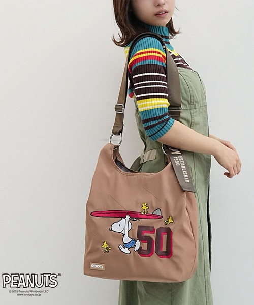 OUTDOOR PRODUCTS(アウトドアプロダクツ)の「アウトドア【OUTDOOR】PEANUTSコレクション スヌーピー メッセンジャー2WAYショルダー(ショルダーバッグ・レディース・ブラック/ベージュ/グレー・フリ-)」の4枚目の写真