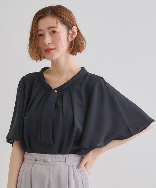 grove（グローブ）の「【華やか】パール調ピン付きボウタイブラウス（シャツ/ブラウス・レディース・オフホワイト/ホワイト系3/ネイビー/ピンク・02/01/03/04/05）」の5枚目の写真