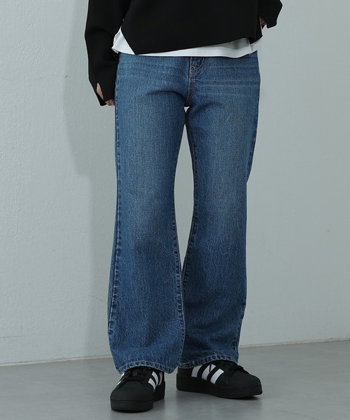 COLONY 2139(コロニートゥーワンスリーナイン)の「フレアデニムパンツ(デニムパンツ・レディース・ネイビー/サックスブルー/ブラック/ブルー/ダークブルー・SMALL/LARGE/MEDIUM)」の4枚目の写真
