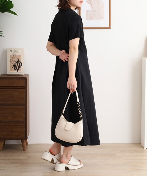Anna Nicola(アンナニコラ)の「Anna Nicola アシメ切り替え半袖ポロ衿ワンピース(ワンピース・レディース・カーキ/マスタード/ブラック・38)」の4枚目の写真