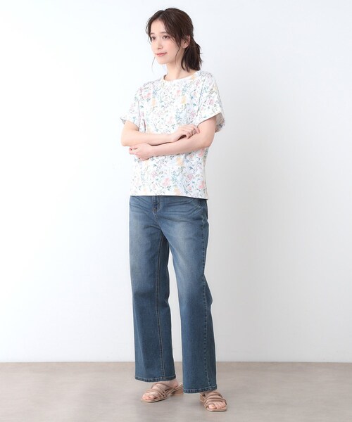 LAURA ASHLEY（ローラアシュレイ）の「【ギフトにおすすめ！日本製/コットン100％】エルストンガーデン柄スムースTシャツ（Tシャツ/カットソー・レディース・ホワイト系3/ネイビー系・38/40）」の13枚目の写真