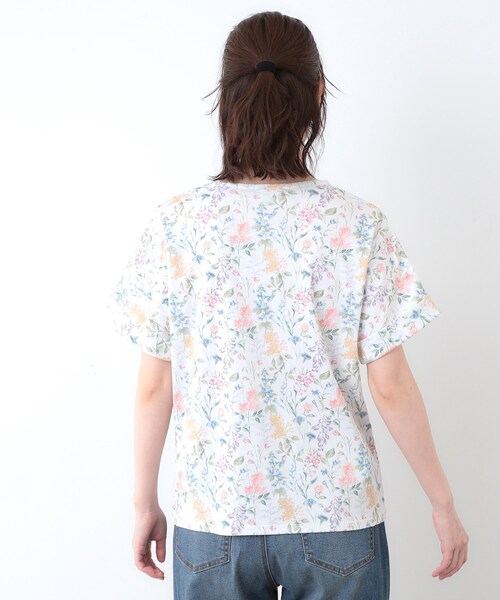 LAURA ASHLEY（ローラアシュレイ）の「【ギフトにおすすめ！日本製/コットン100％】エルストンガーデン柄スムースTシャツ（Tシャツ/カットソー・レディース・ホワイト系3/ネイビー系・38/40）」の9枚目の写真
