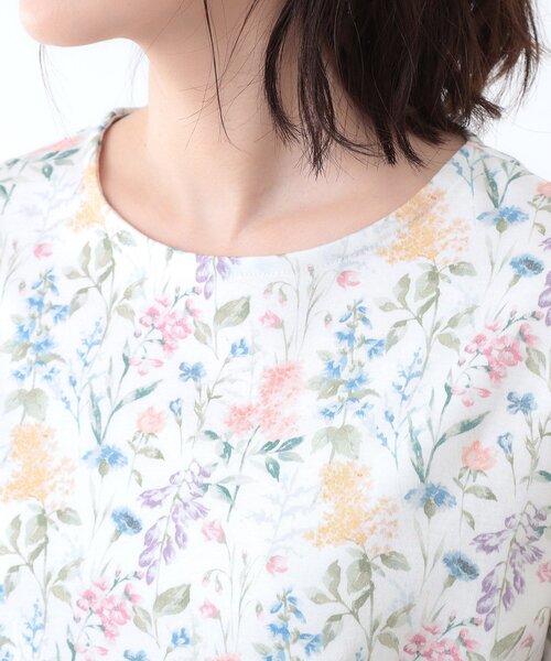 LAURA ASHLEY（ローラアシュレイ）の「【ギフトにおすすめ！日本製/コットン100％】エルストンガーデン柄スムースTシャツ（Tシャツ/カットソー・レディース・ホワイト系3/ネイビー系・38/40）」の10枚目の写真