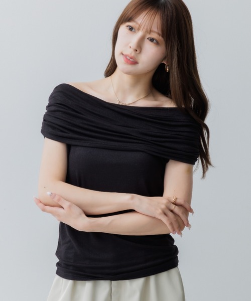SENEE(セニー)の「drape rame off shoulder(ドレープラメオフショルダー)(Tシャツ/カットソー・レディース・ブラック/ライトグレー・FREE)」の5枚目の写真