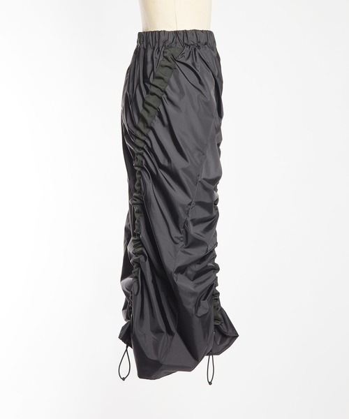 gomme（ゴム）の「マスダックタフタ　ドロストスカート（スカート・レディース・ブラック/カーキ・MEDIUM）」の12枚目の写真