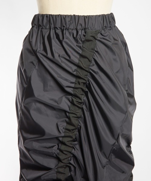 gomme（ゴム）の「マスダックタフタ　ドロストスカート（スカート・レディース・ブラック/カーキ・MEDIUM）」の13枚目の写真
