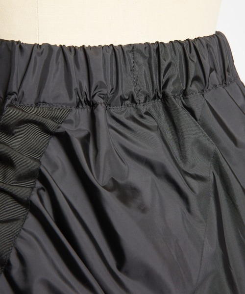 gomme（ゴム）の「マスダックタフタ　ドロストスカート（スカート・レディース・ブラック/カーキ・MEDIUM）」の17枚目の写真