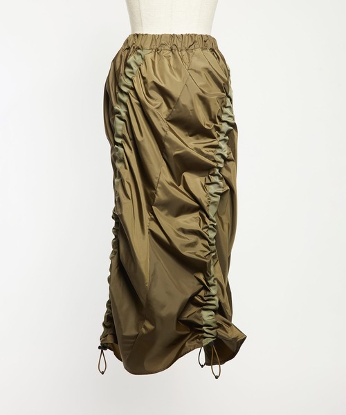 gomme（ゴム）の「マスダックタフタ　ドロストスカート（スカート・レディース・ブラック/カーキ・MEDIUM）」の19枚目の写真