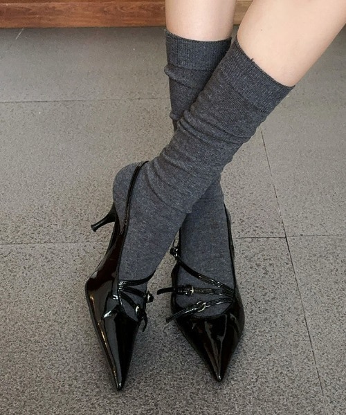 Vipoa(ヴィポア)の「ベルトポインテッドトゥパンプス(パンプス・レディース・ワインレッド/ブラック・SMALL/MEDIUM/LARGE)」の7枚目の写真