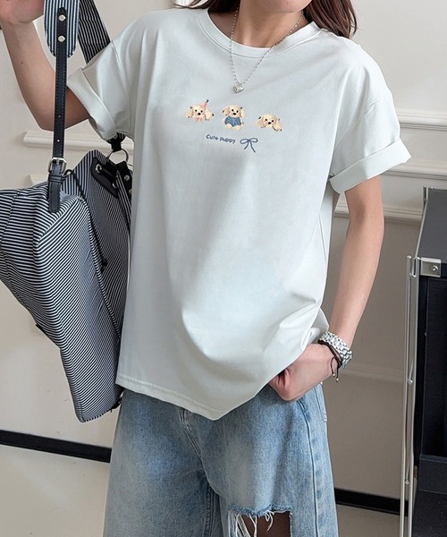 aimoha(アイモハ)の「ワンポイント刺繍Tシャツ(Tシャツ/カットソー・レディース・ブラック/ピンク/ホワイト/ライトグリーン/ライトグレー/イエロー/パープル・FREE)」の3枚目の写真
