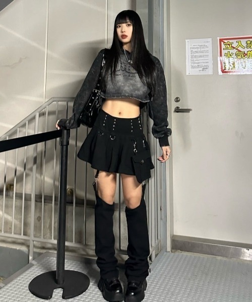 KsG（ケーエスジー）の「グラデーションロゴレタリングパーカー（パーカー・レディース・グレー・SMALL/MEDIUM/LARGE）」の11枚目の写真