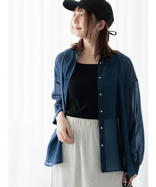 Te chichi TERRASSE（テチチテラス）の「パール釦バンドカラーシアーシャツ（シャツ/ブラウス・レディース・ネイビー/ベージュ/ブラウン/ブラック・F）」の4枚目の写真