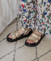 Elura | ソフトフェイクレザ－フィットサンダル/451938(サンダル)