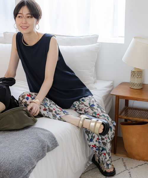 Elura（エルーラ）の「ソフトフェイクレザ－フィットサンダル/451938（サンダル・レディース・ブラック/ゴールド・LARGE/MEDIUM）」の20枚目の写真